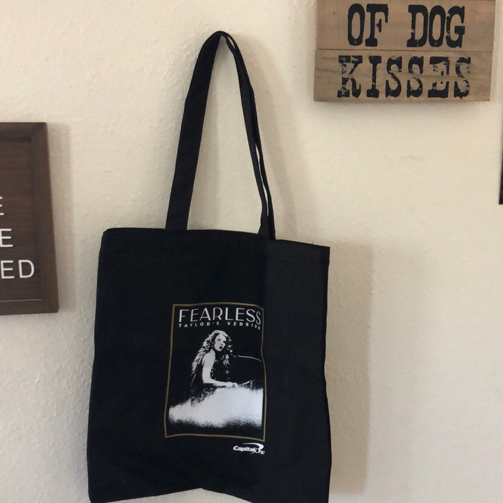 Tote bag